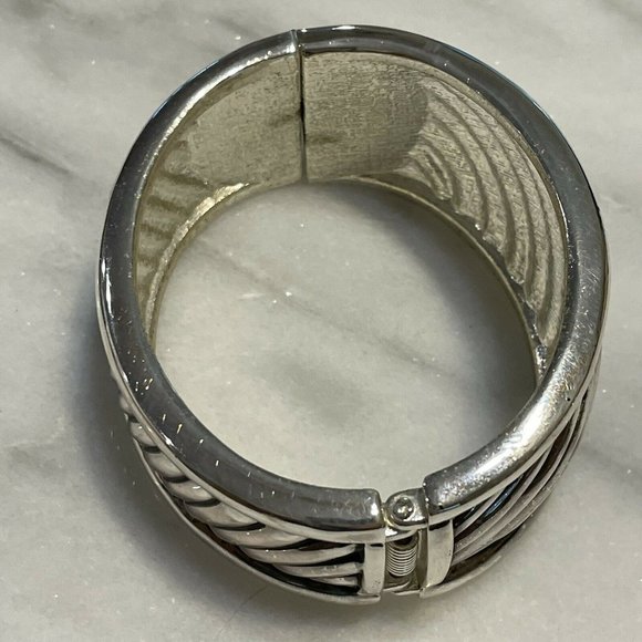 premier design silver tone cable clamper bracelet - Picture 8 of 9